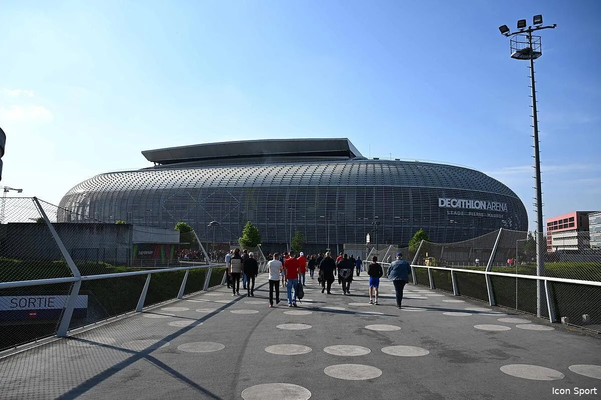 ol psg footballeur foudroye une minute de silence a lille iconsport 225279 0001 376327