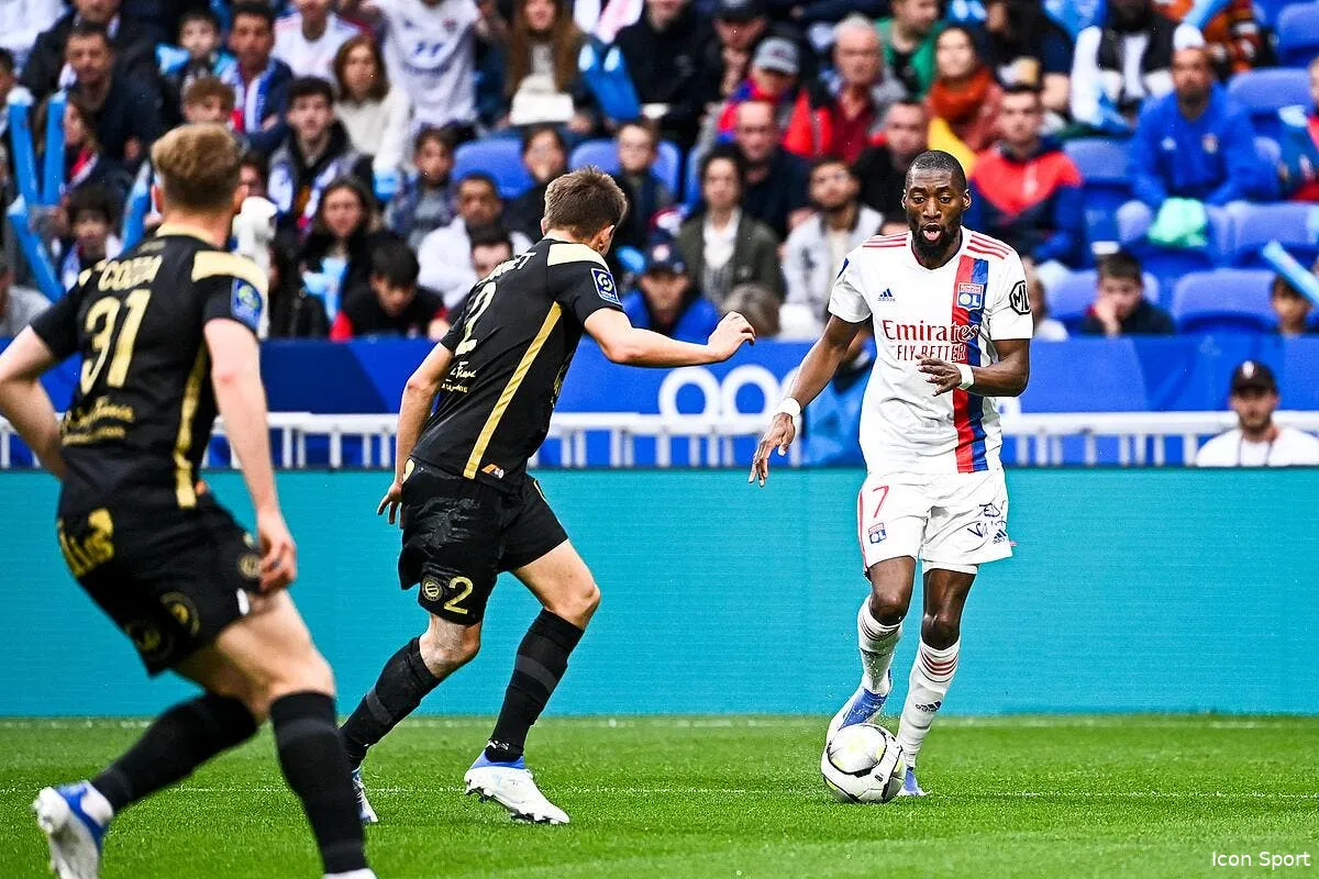 ol toko ekambi hue et insulte par des supporters de lyon icon adi 9429 339655