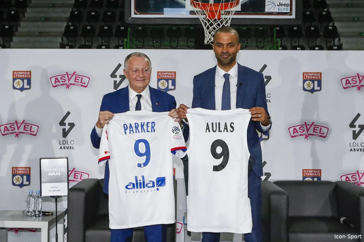 ol tony parker recoit une enorme coup de main signe aulas icon bia 220619 45 13 326737