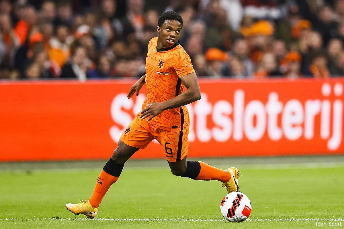 ol tyrell malacia l addition est de 20 millions d euros icon 446282425 343013