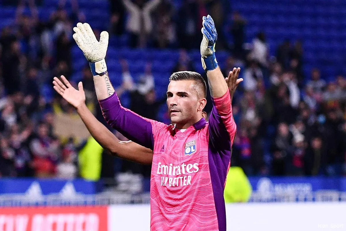 ol un supporter finit a l hopital il a voulu contrer anthony lopes icon pl2 1117 327101