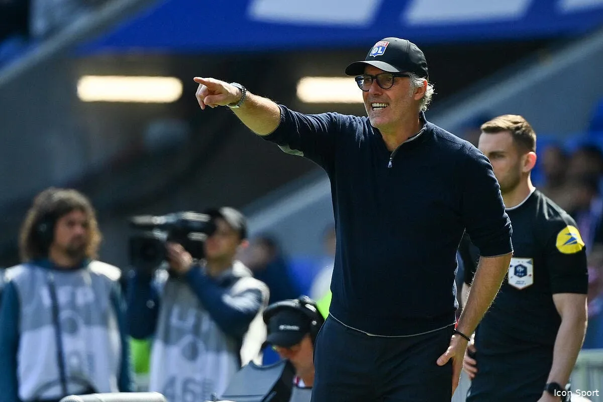 ol un vrai public a lyon laurent blanc en reve icon dib 090423 10 81 360062