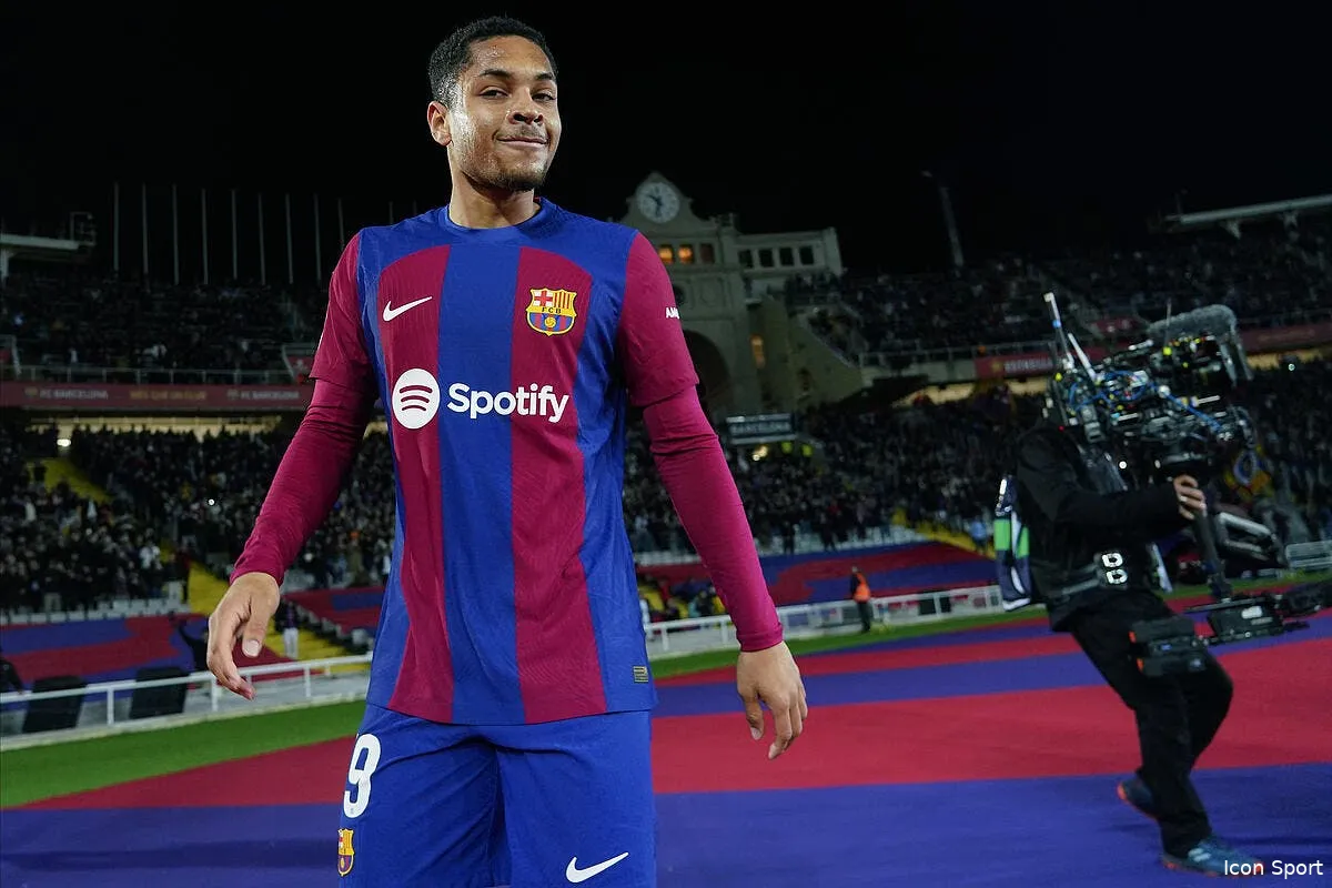 ol vitor roque son agent ouvre la porte iconsport 195827 0051 375453