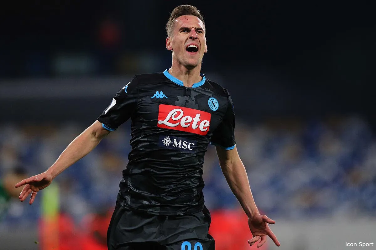 om 11 me pour arkadiusz milik accord imminent icon sipausa 28468071 304393