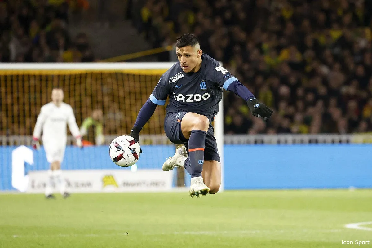 om alexis sanchez chasse de l inter l explication tombe icon lr64553 356745