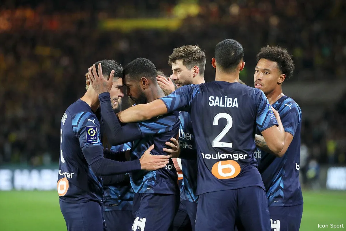 om alvaro sacrifie bakambu en route pour marseille icon rom10440 332097