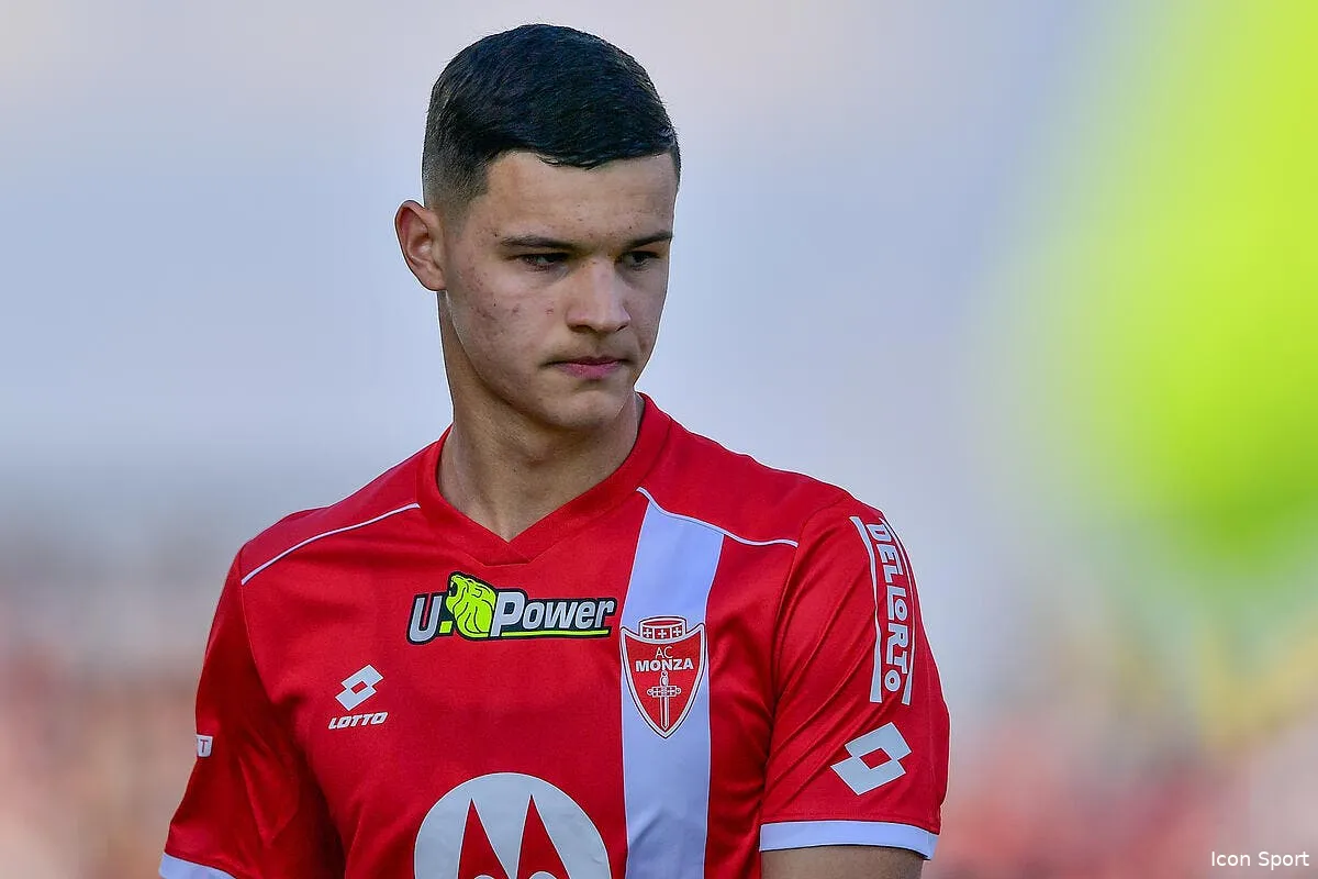 om carboni arrive les incroyables details du deal devoiles iconsport 199131 0105 379283