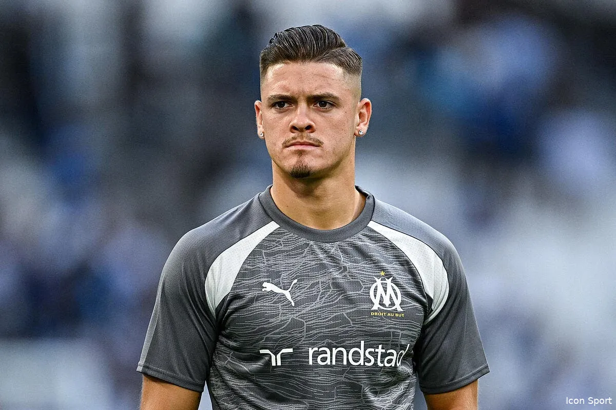 om ce flop doit partir marseille montre les muscles icon bap 051023 93 150 367015