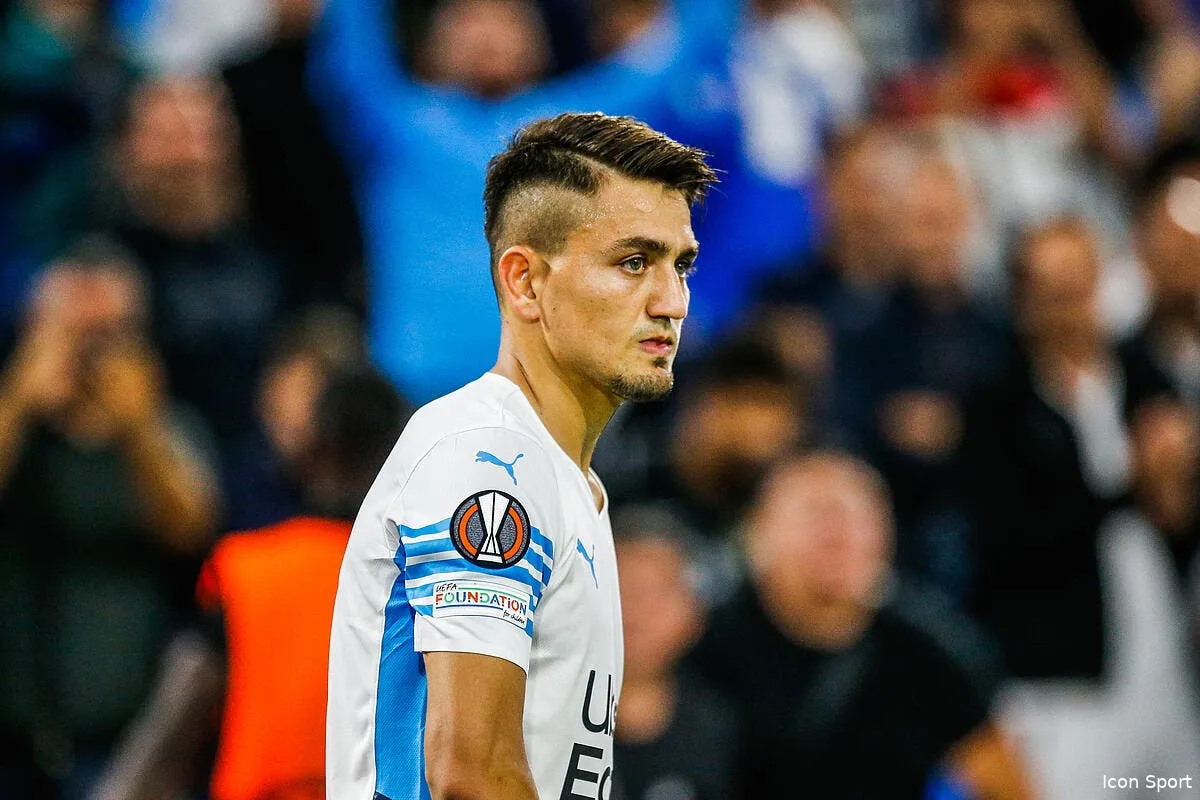 om cengiz under chauffe le velodrome avant le psg icon d1r2650 326155