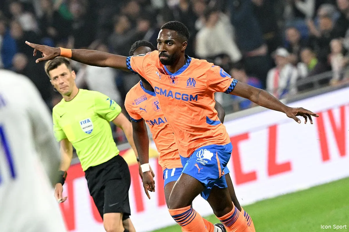 om cet indesirable a mis de zerbi sur les fesses iconsport 239994 0286 382221