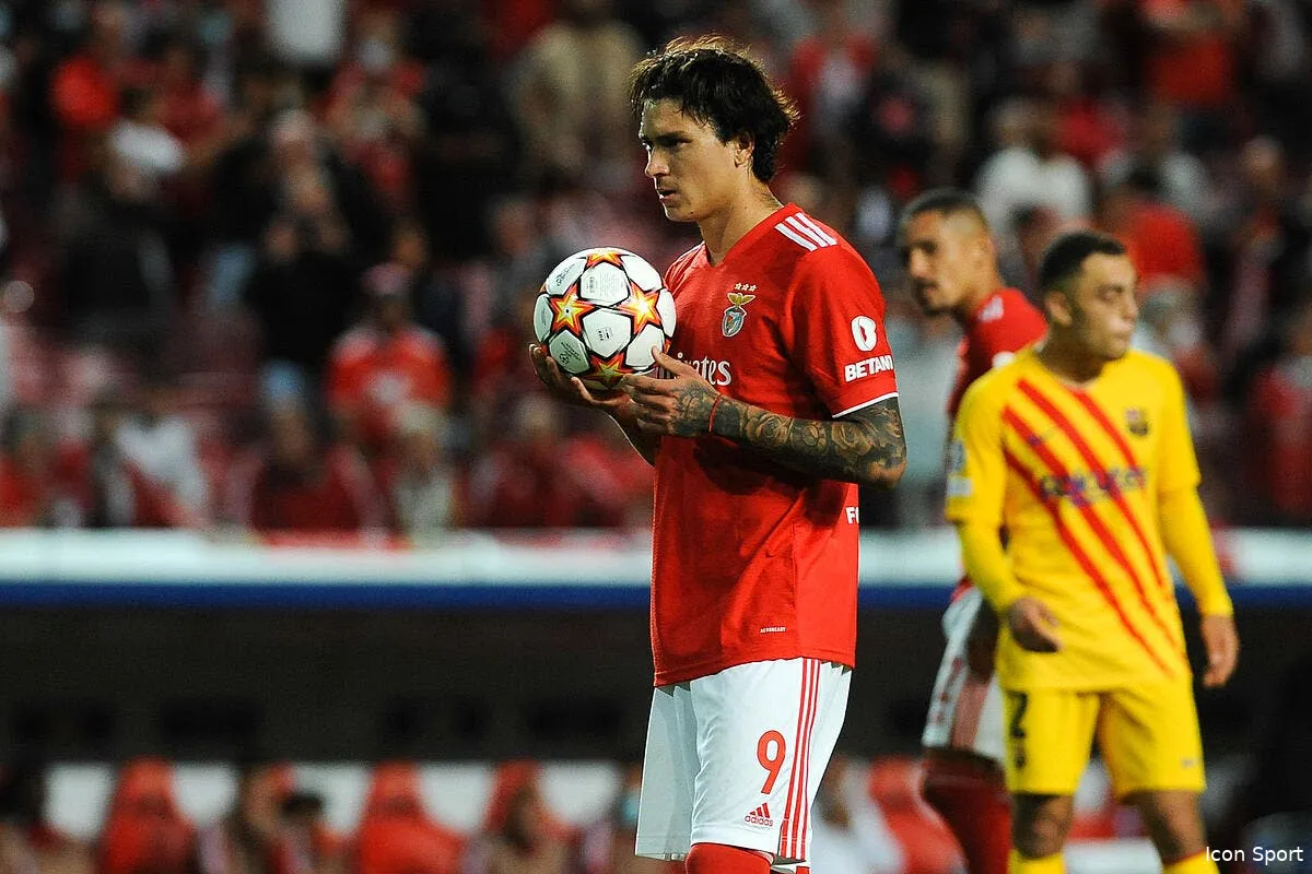 om darwin nunez flambe longoria se console avec luis henrique icon ci sports 20210929 41764775 324839