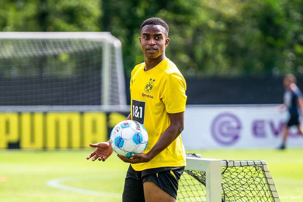 om dortmund refuse une offre ridicule pour moukoko iconsport 236216 0010 379539