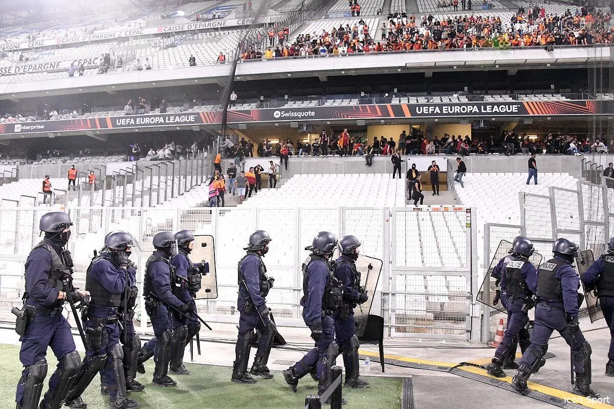 om galatasaray match interrompu le parcage turc a craque icon 4460746 324875