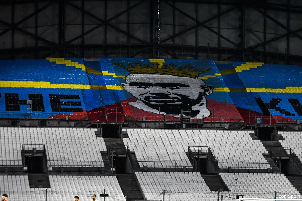 om guendouzi se prosterne devant le roi payet icon dw57970 333609