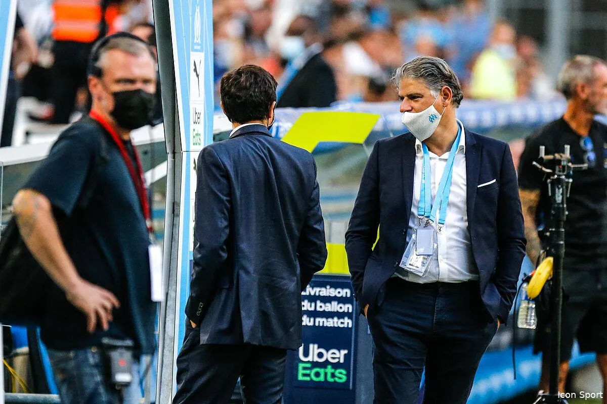 om jacques cardoze incontrolable mccourt appele a l aide icon d1r3277 329929