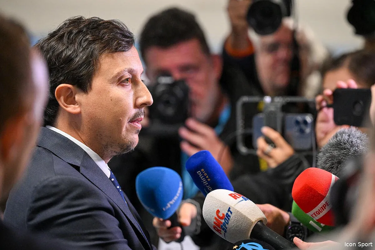 om le bus de l ol caillasse longoria defend les ultras icon ab8 8393 1 367479