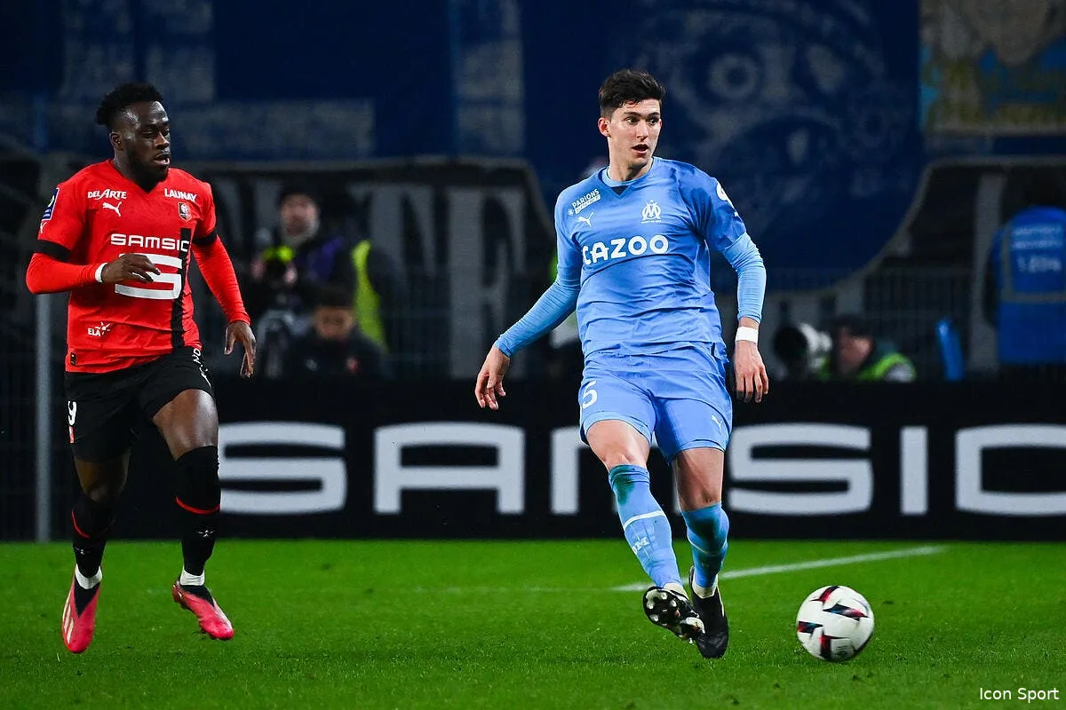 om les supporters l attaquent balerdi s en fout royalement icon dib 050323 11 46 357796