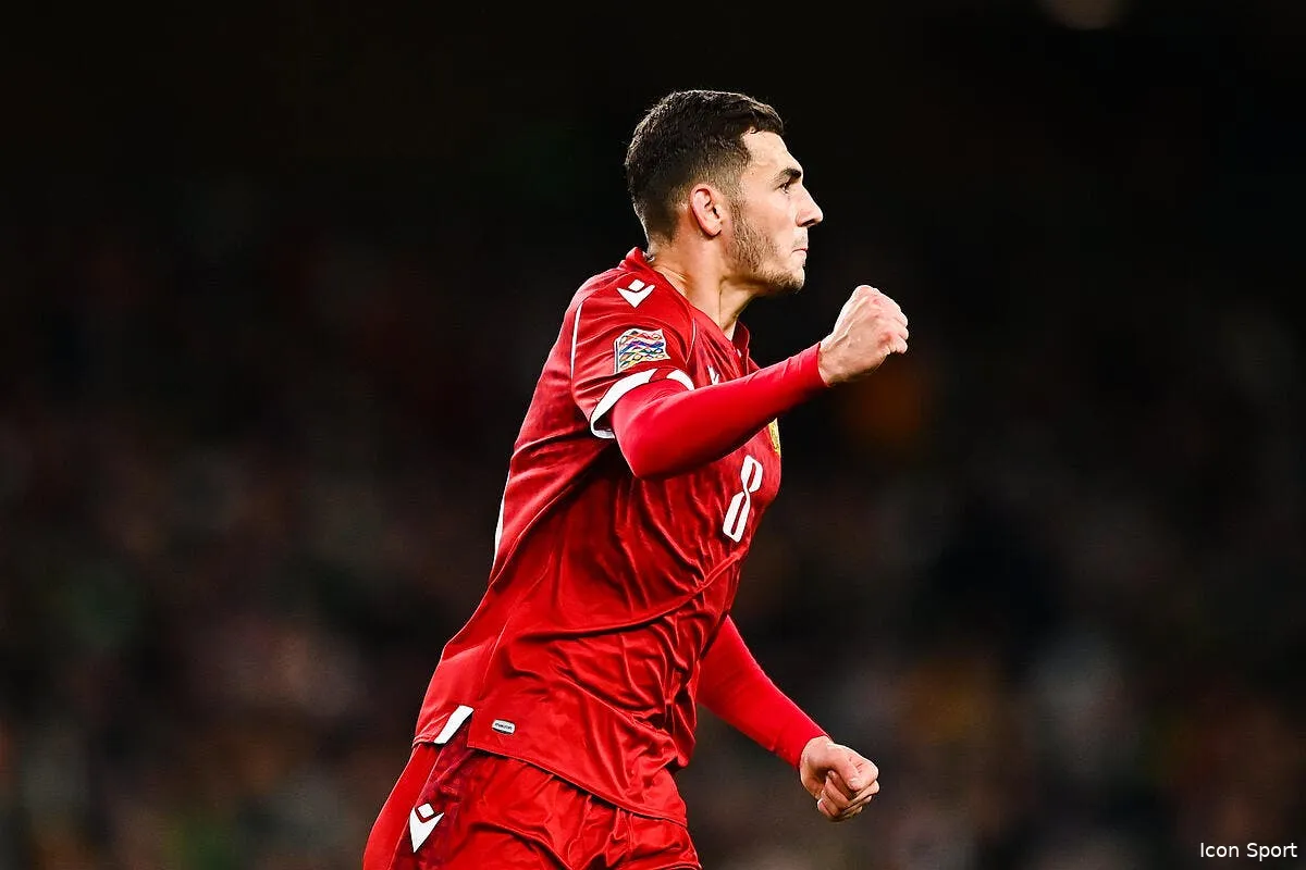 om longoria craque pour le nouveau kvaratskhelia icon 2343135 358570