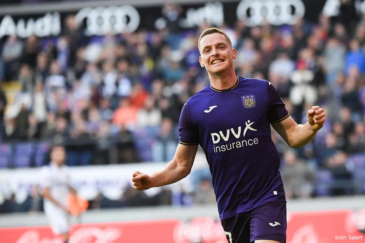 om longoria se bat pour un ancien du barca icon belgaimage 183280831 329339