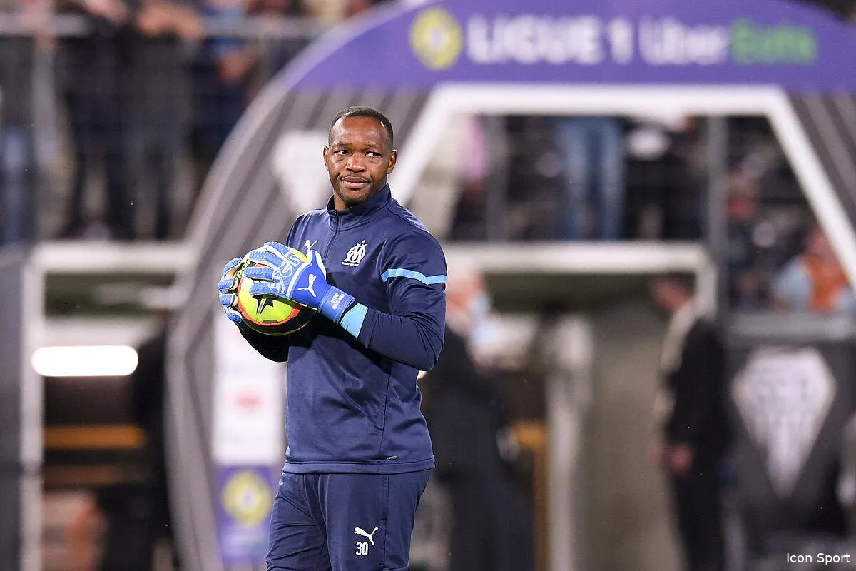 om mandanda au placard un marseillais sous le choc icon pl5 4318 325705