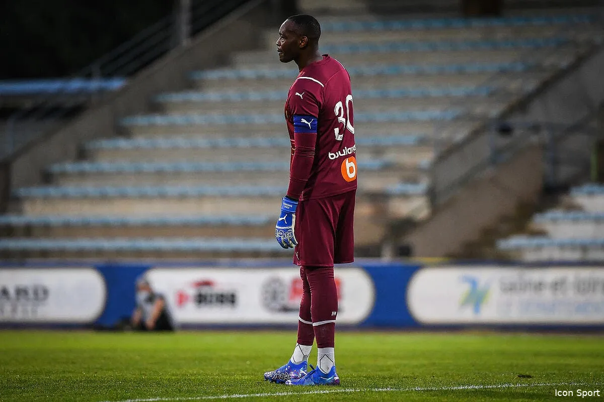 om pas de blessure grave pour mandanda icon mm1 1319 320233