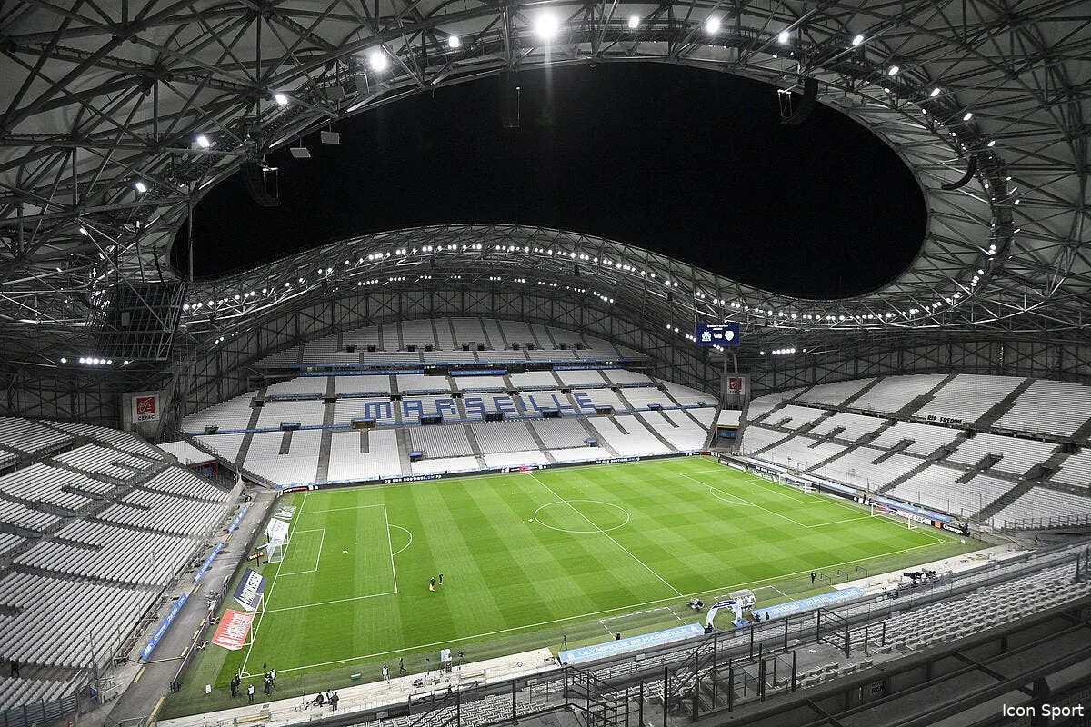 om strasbourg les compos 21h sur c decale icon cas8418 341741