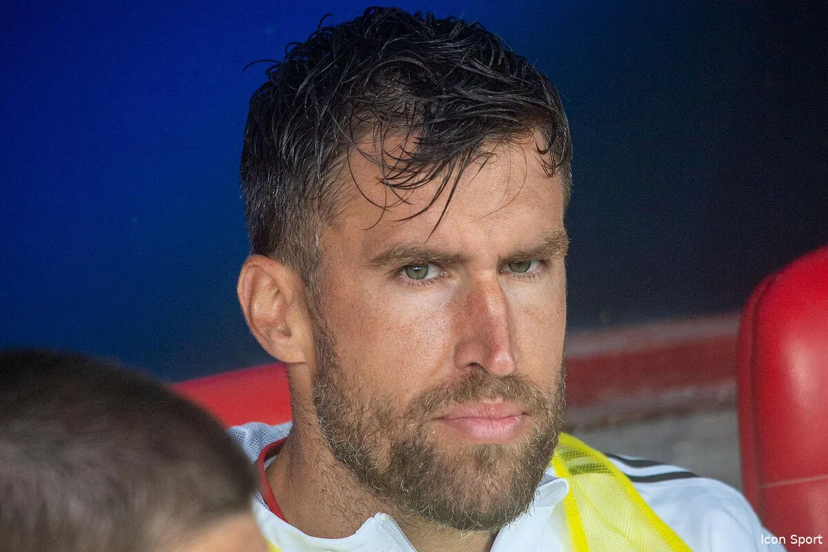 om strootman empeche lazovic de signer icon sipausa 39177662 346207