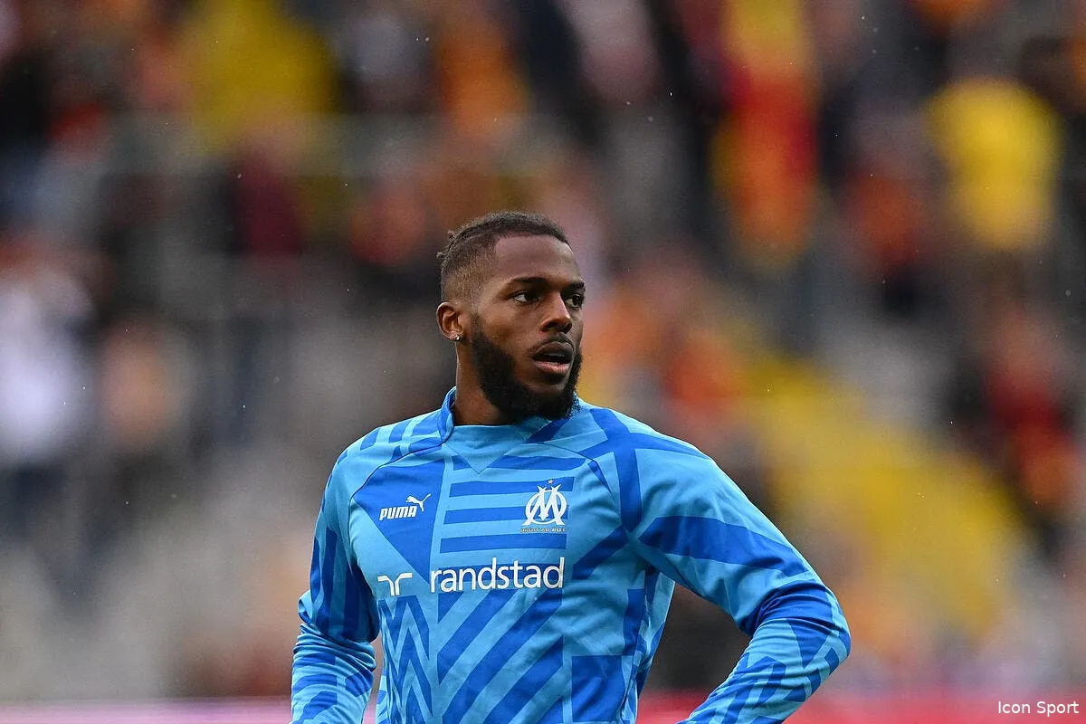 om un defenseur vire les agents mis en alerte icon z91 8770 360627