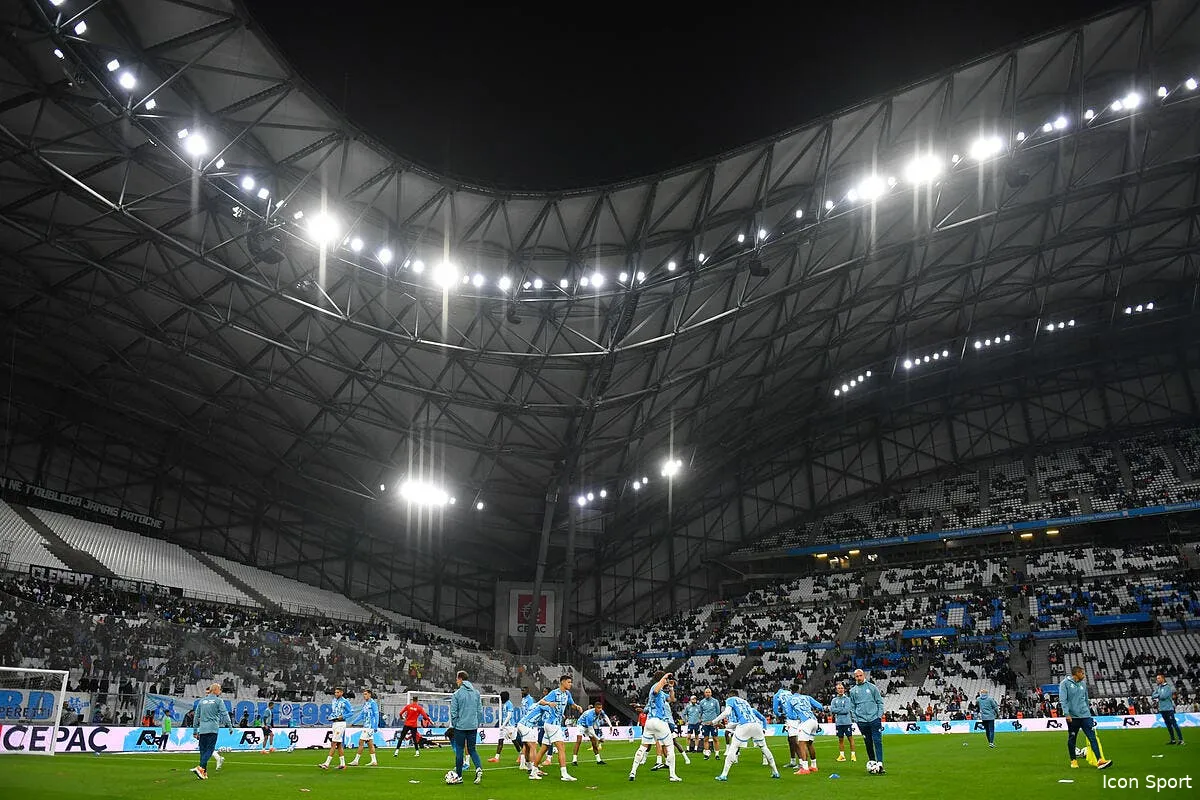 pas de supporters parisiens l om en profite deja iconsport 241000 0565 383063