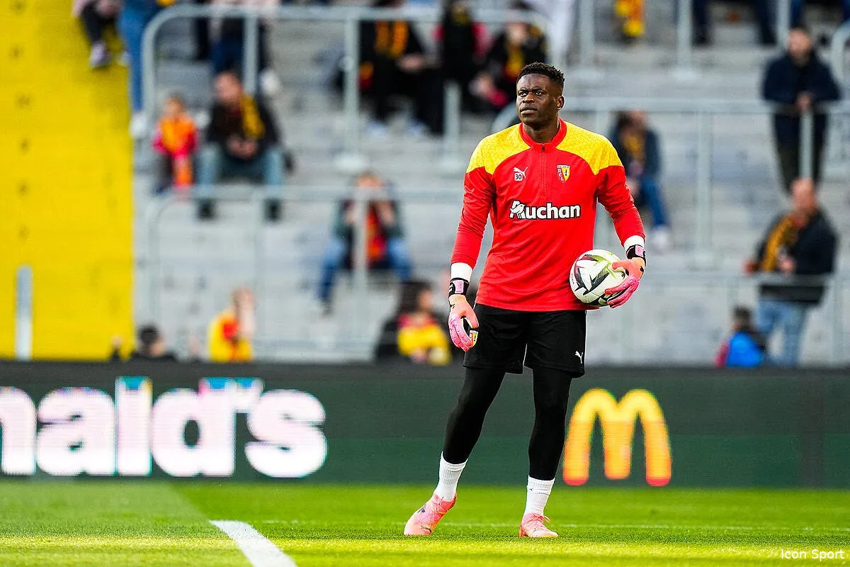 pau lopez ejecte l om a une idee en tete iconsport 217367 0017 376731