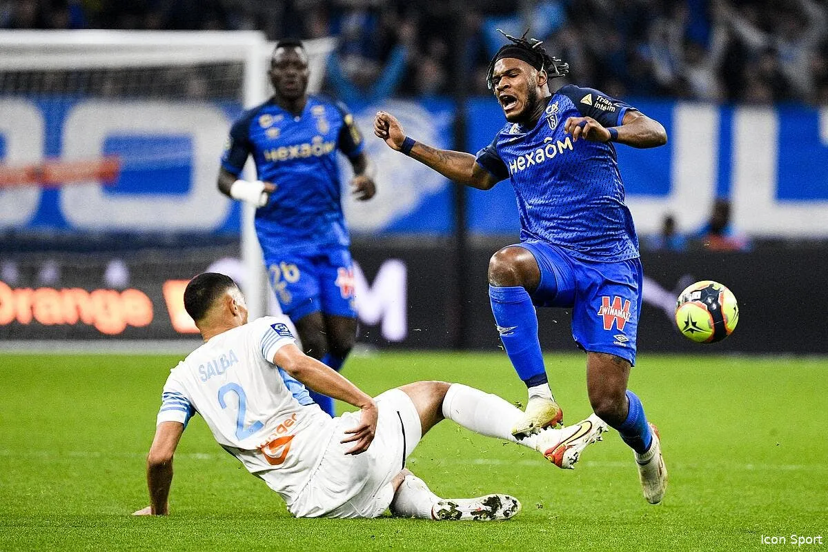 pierre menes consterne par l arbitre d om reims icon cas7302 330873