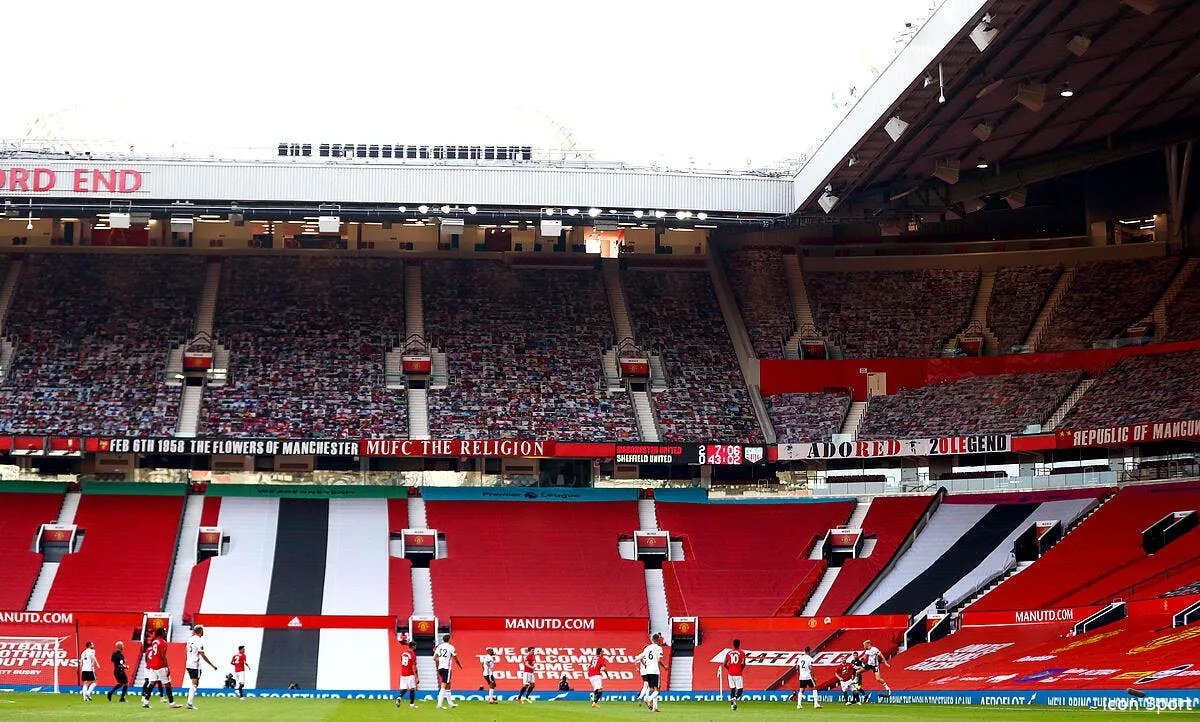 pl panique a manchester old trafford envahi par les rats iconsport 131956 0145 385833