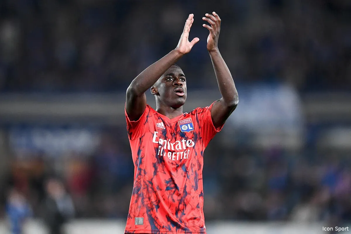 plus de lateraux droit l ol puni par les bleuets icon pl5 5555 360087