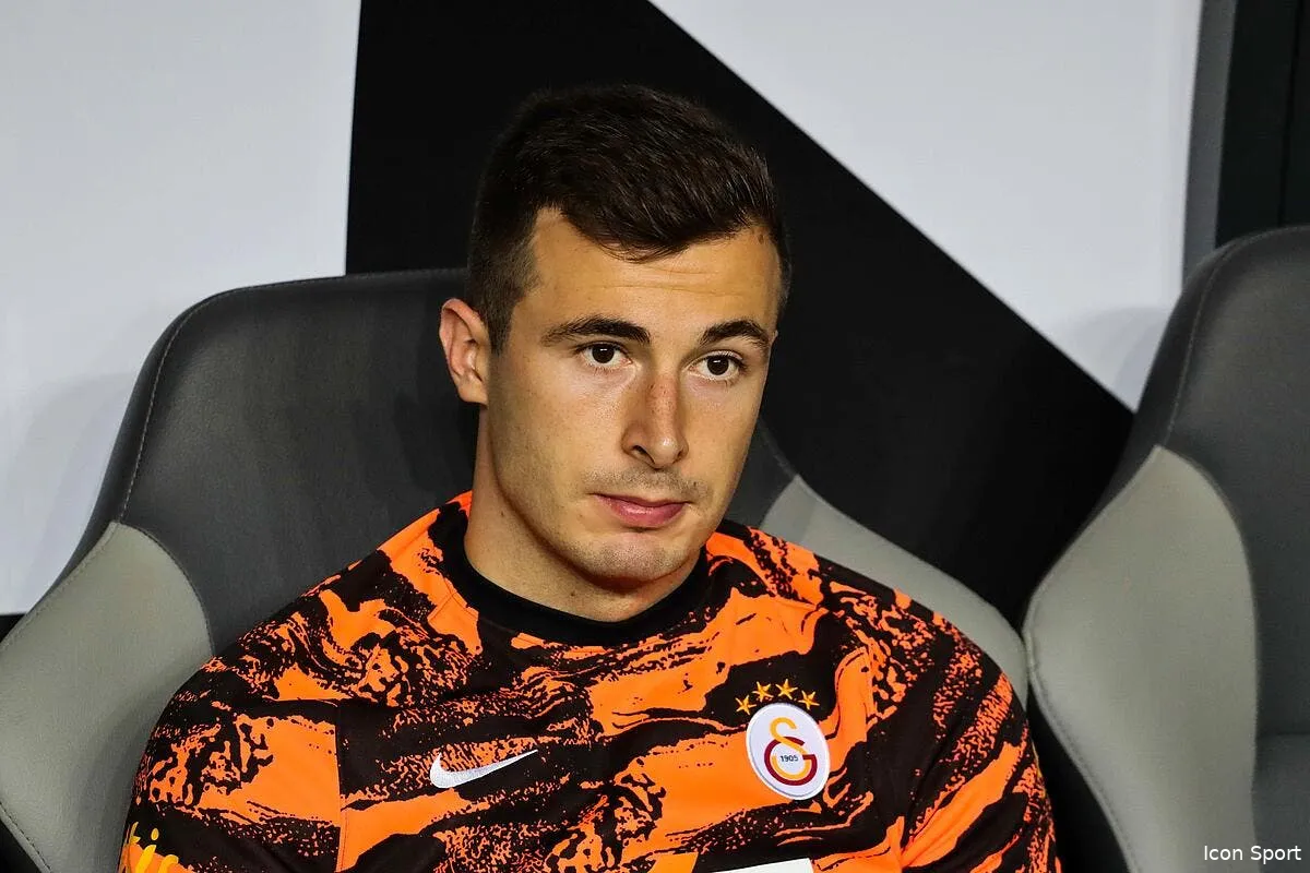 pour regler son probleme de gardien le psg regarde vers le barca icon altay v galatasaray 240422007 345171