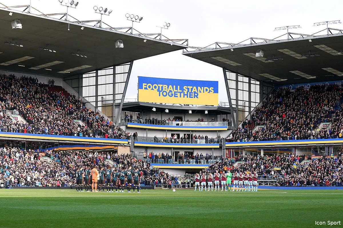 premier league les fans de chelsea sabotent l hommage a l ukraine icon 65672169 336151