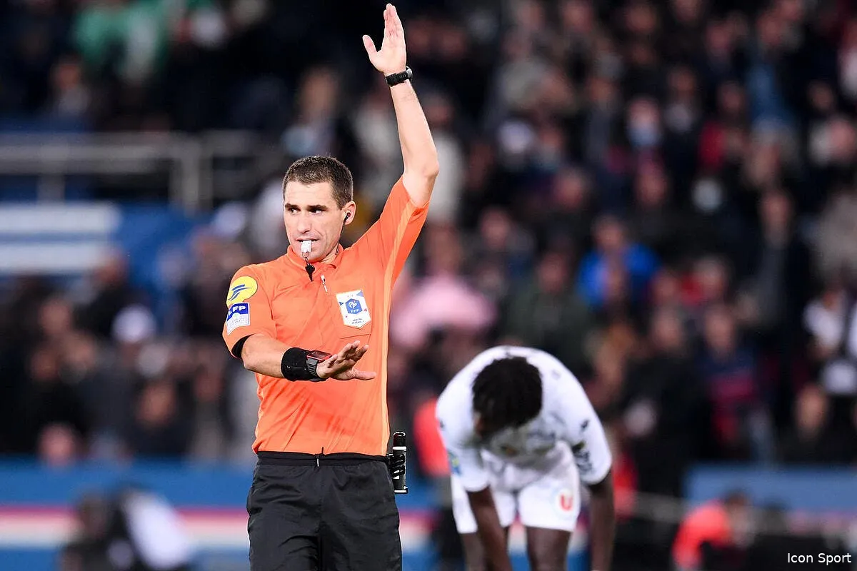 psg angers l arbitre est incompetent un joueur accuse icon pl5 3786 325939