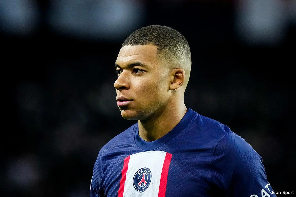 psg claude makelele choque par mbappe icon 11102022 dsc0129 353753