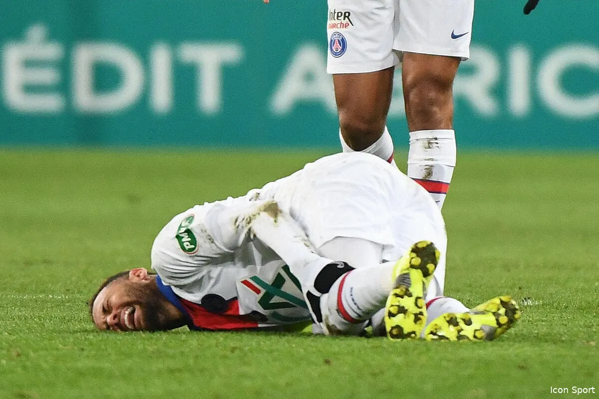 psg deprime par sa blessure neymar repond aux critiques icon dib 100221 11 50 306575