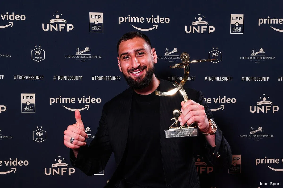 psg donnarumma colle une gifle a navas icon jb1 0324 342981