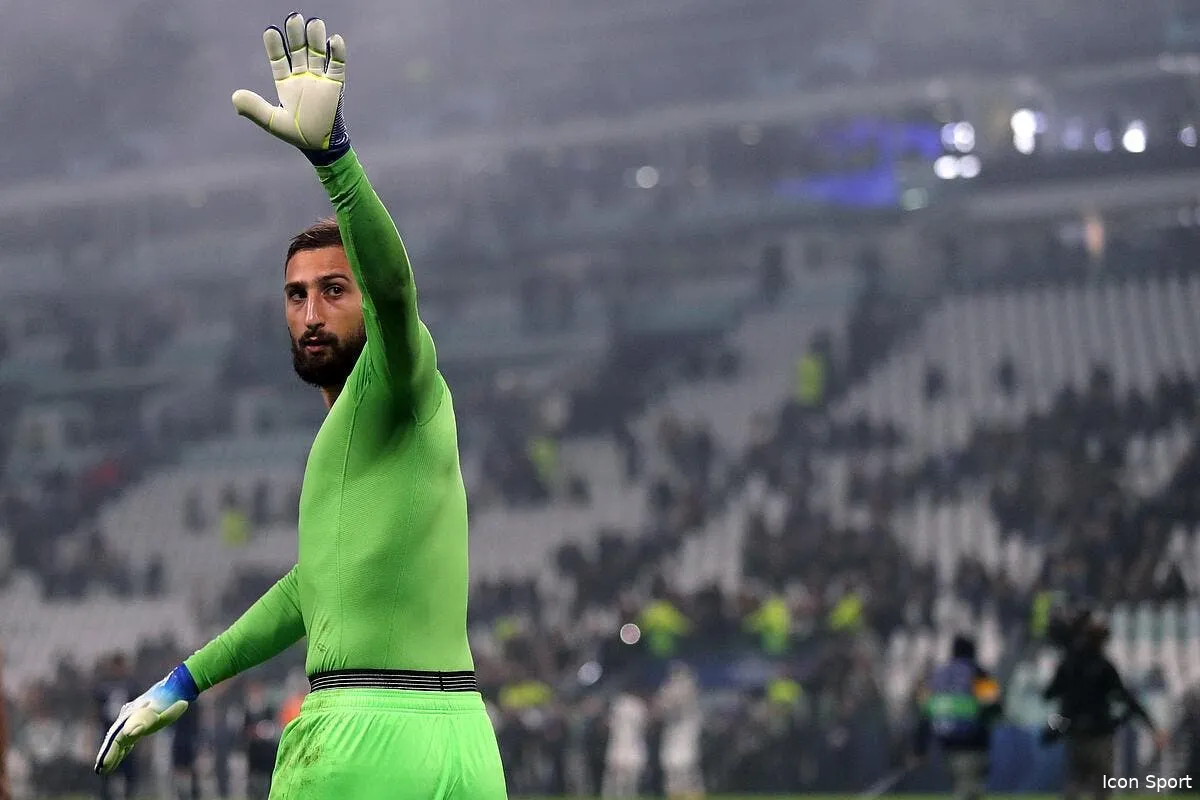 psg donnarumma seul face aux supporters marquinhos s enfuit icon sp24 mc ucl juv v psg 021122 180 356909