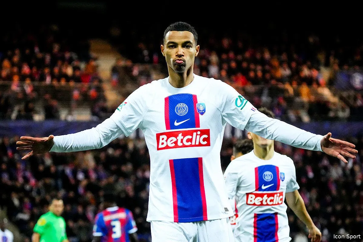 psg ekitike l agace l avertissement tombe icon 06012023 dsc0188 355509