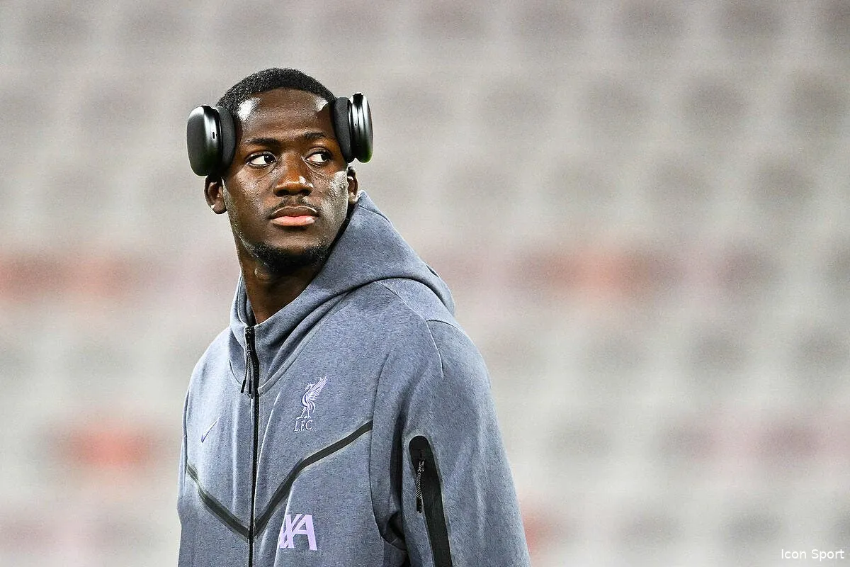 psg ibrahima konate tend une perche enorme au qatar icon fil bournemouth liverpool 008 367605