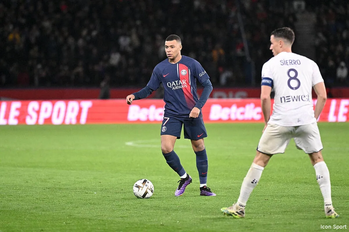 psg kylian mbappe n a pas fini de pleurer neymar et messi icon ab8 8939 370155
