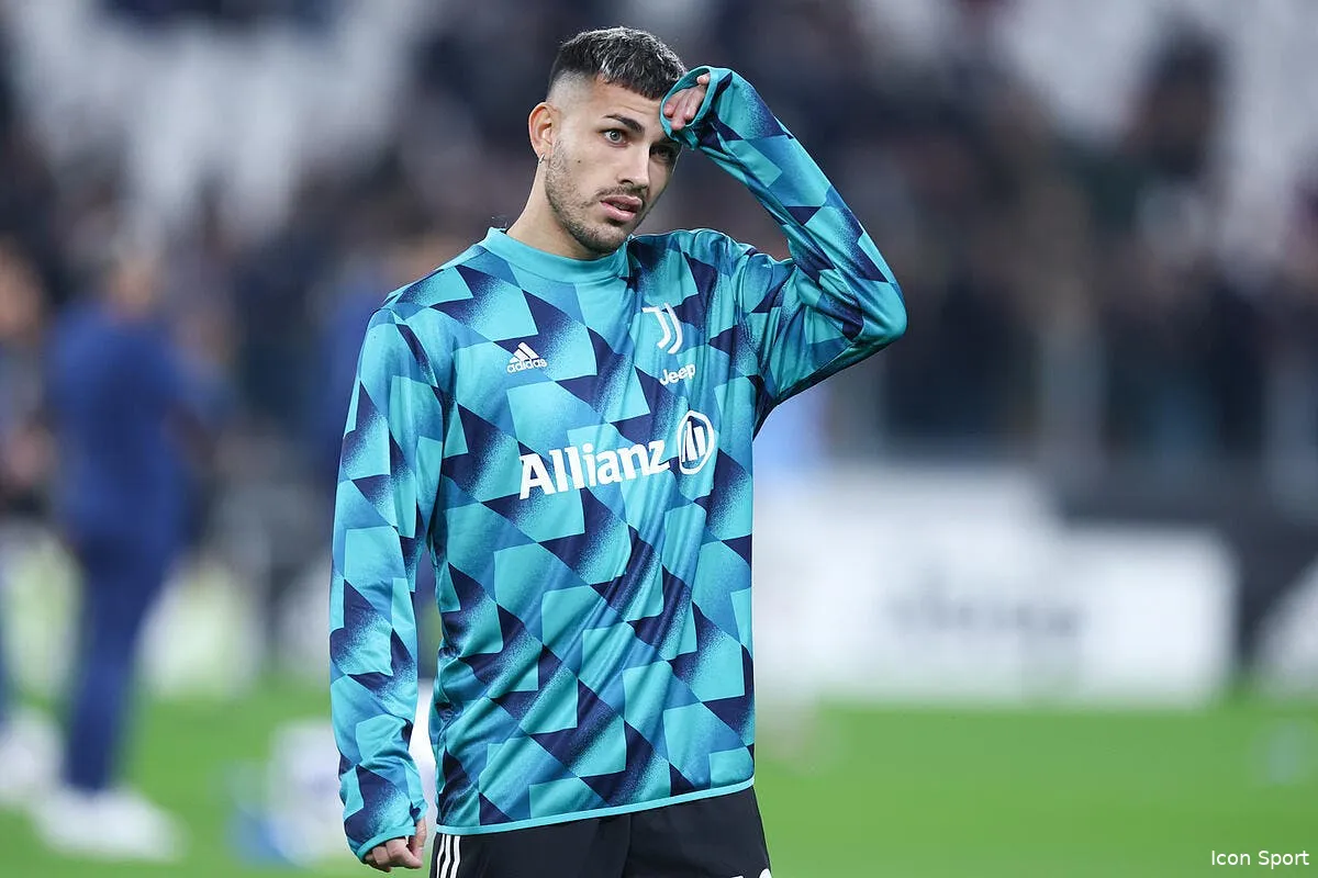 psg leandro paredes renvoye a paris c etait ecrit icon 577 juvlaz20221113 61 353775