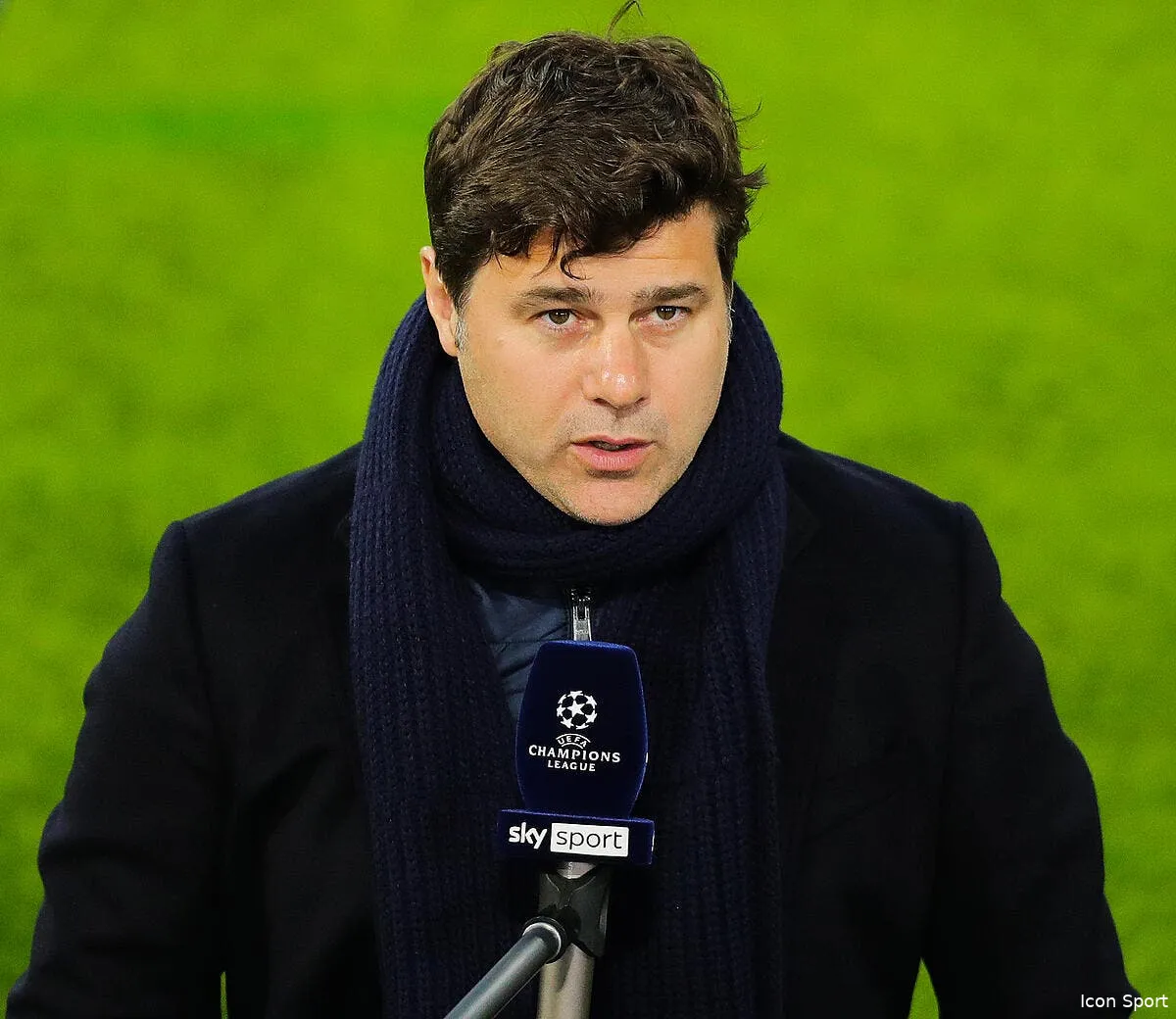 psg lionel messi separe pochettino et pierre menes icon 141479112 334589