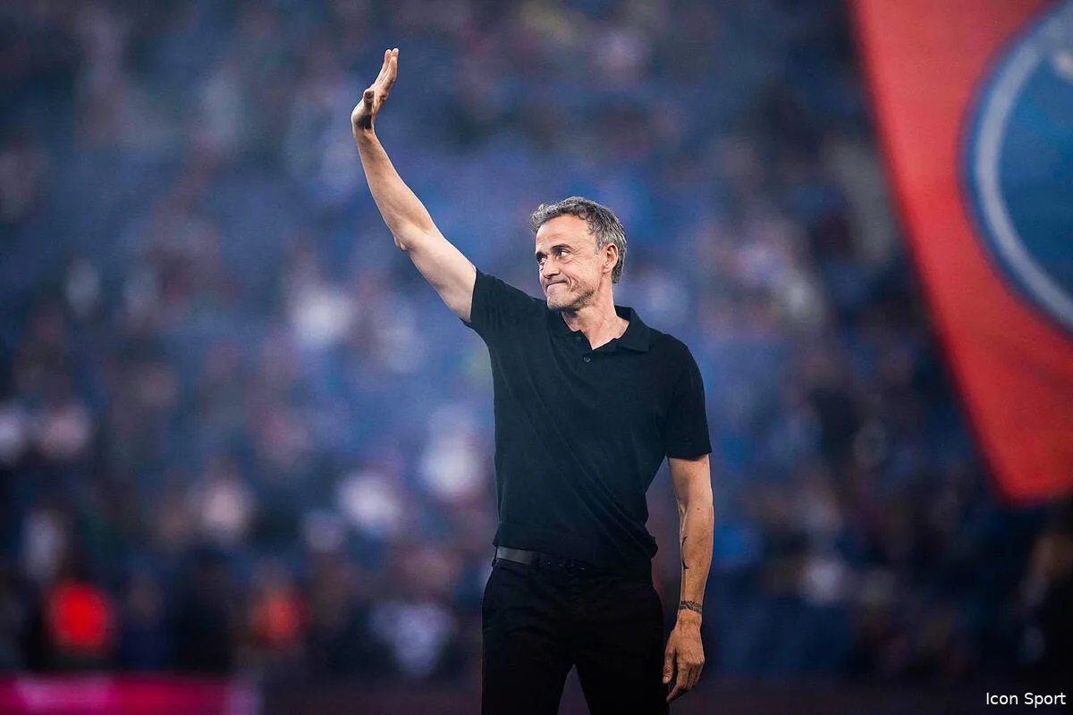 psg luis enrique agite du bocal il adore ca icon 865240 001 365112