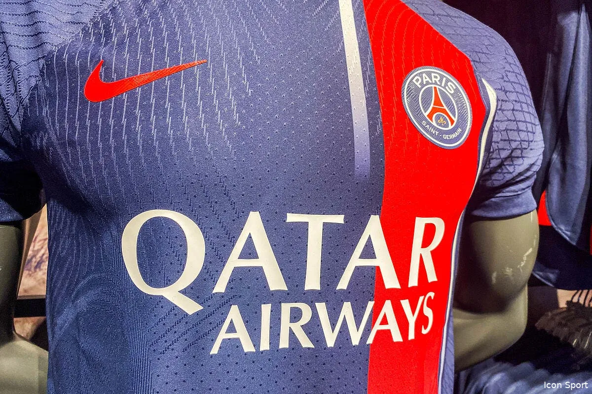 psg maillots faussement dedicaces un journaliste fait scandale icon img 2055 371753