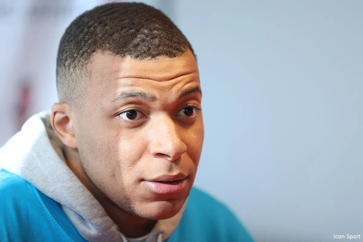 psg mbappe dezingue le kylian saint germain l horripile icon 849126 011 359184