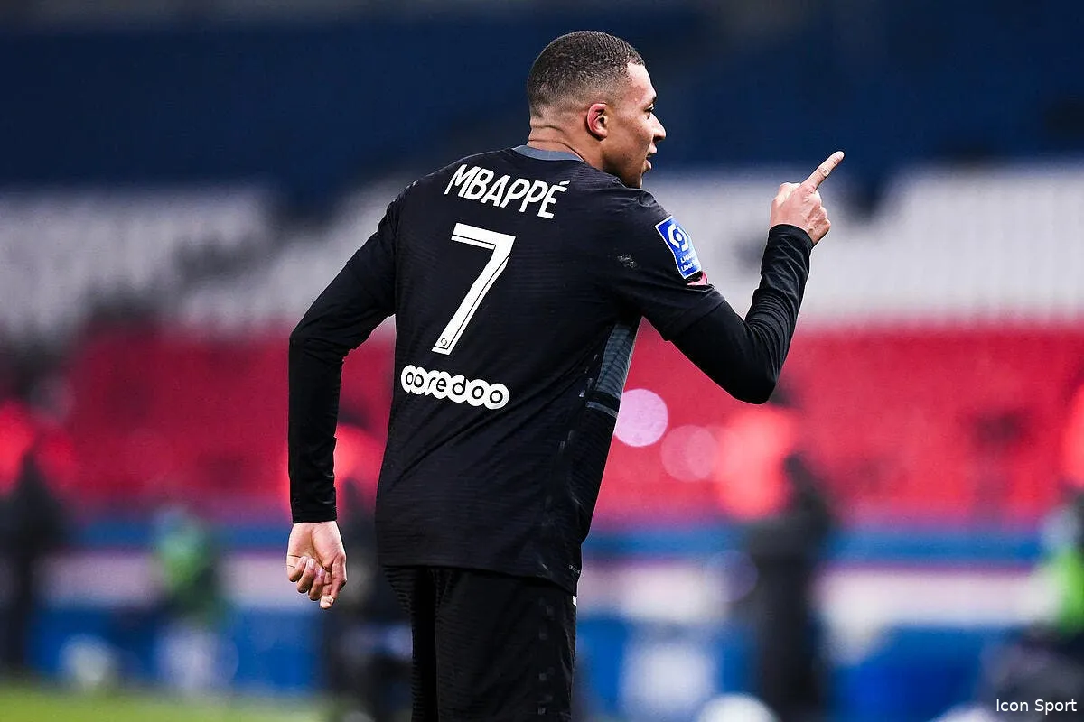 psg mbappe encore un geste de grande classe pour camille icon 021476 0242 332545