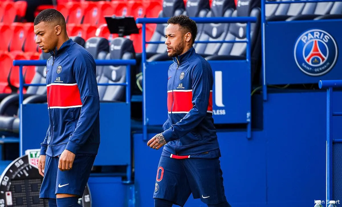 psg mbappe enorme gilles favard glisse un tacle a neymar icon bap 030421 93 147 311517